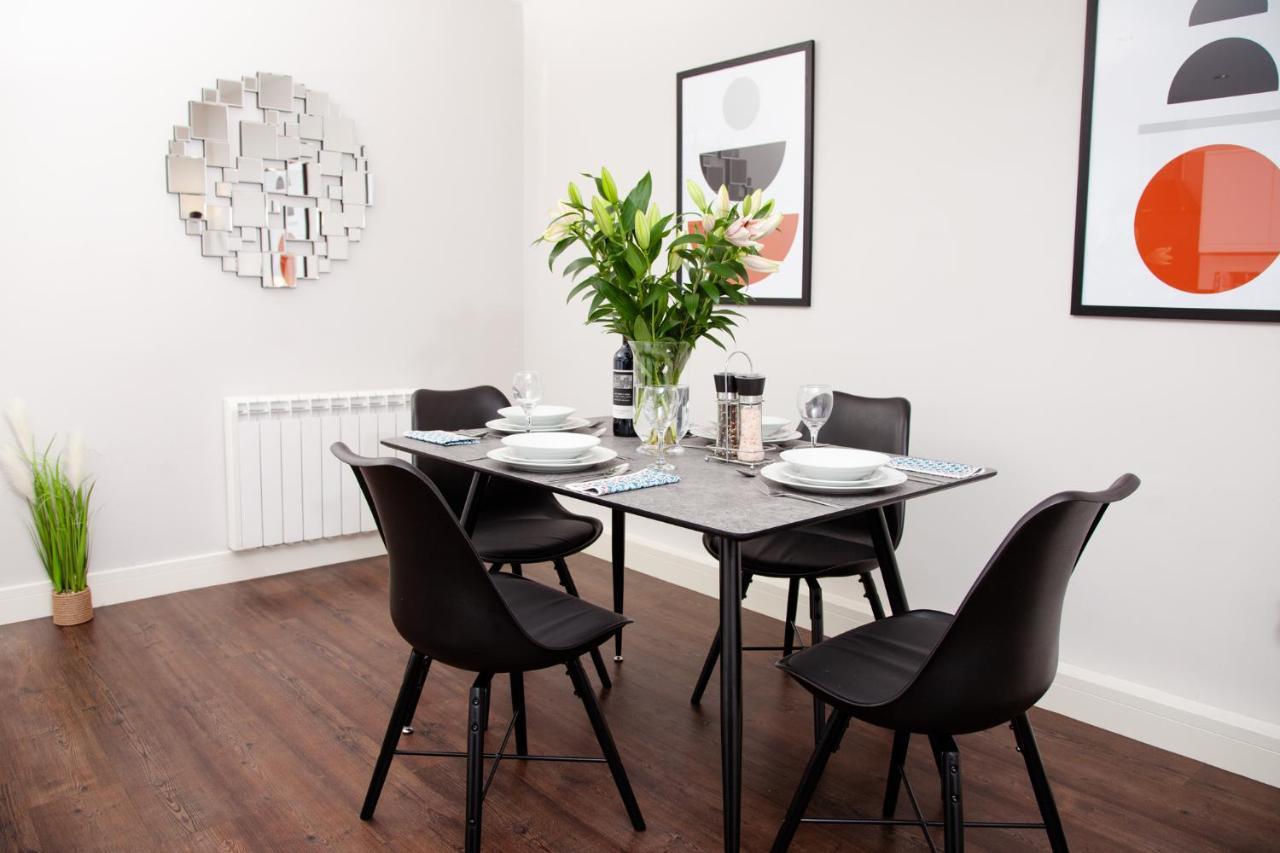High Life Serviced Apartments - Old Town สวินดอน ภายนอก รูปภาพ