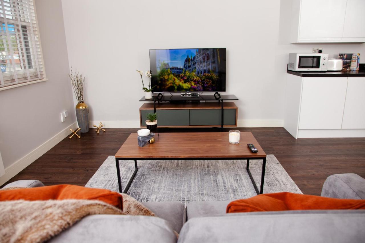 High Life Serviced Apartments - Old Town สวินดอน ภายนอก รูปภาพ