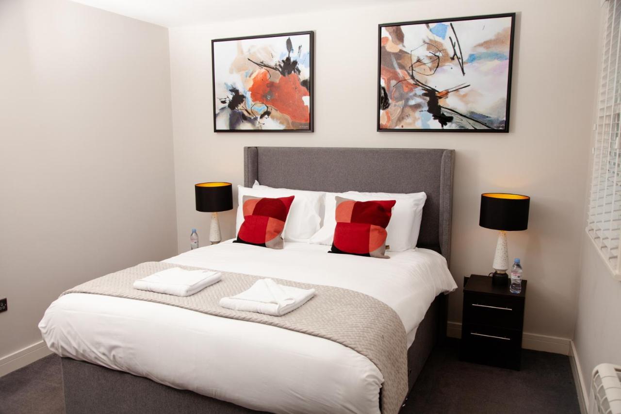 High Life Serviced Apartments - Old Town สวินดอน ภายนอก รูปภาพ