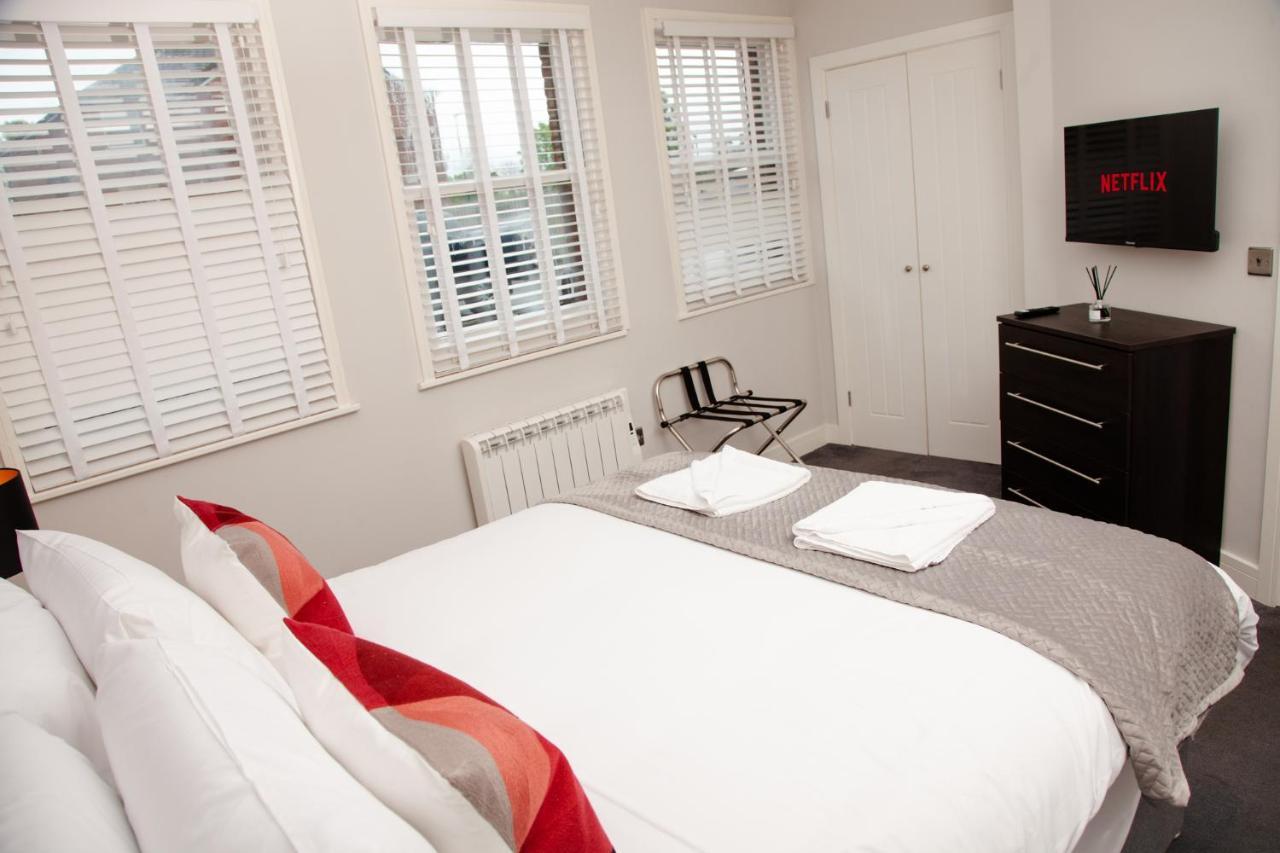 High Life Serviced Apartments - Old Town สวินดอน ภายนอก รูปภาพ