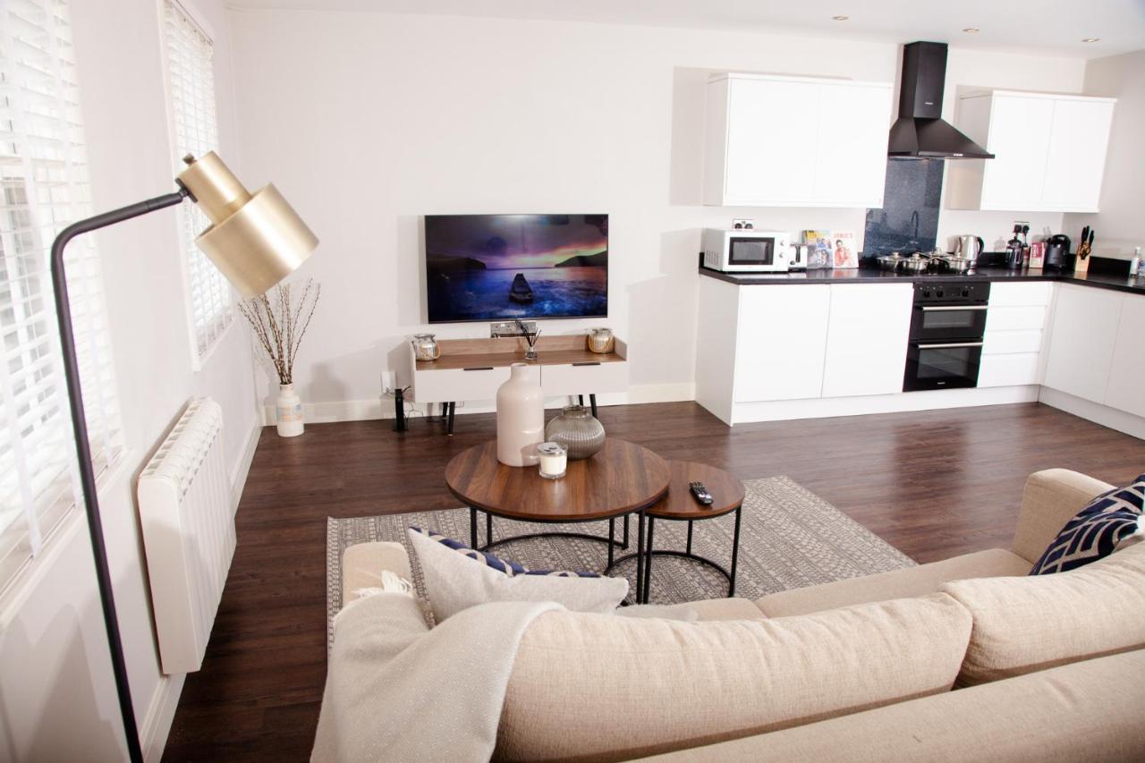 High Life Serviced Apartments - Old Town สวินดอน ภายนอก รูปภาพ