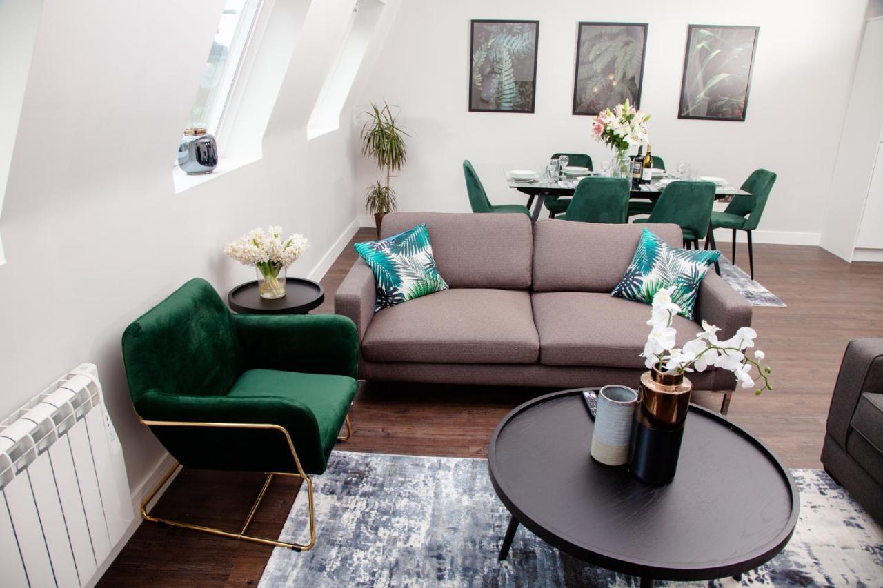 High Life Serviced Apartments - Old Town สวินดอน ภายนอก รูปภาพ