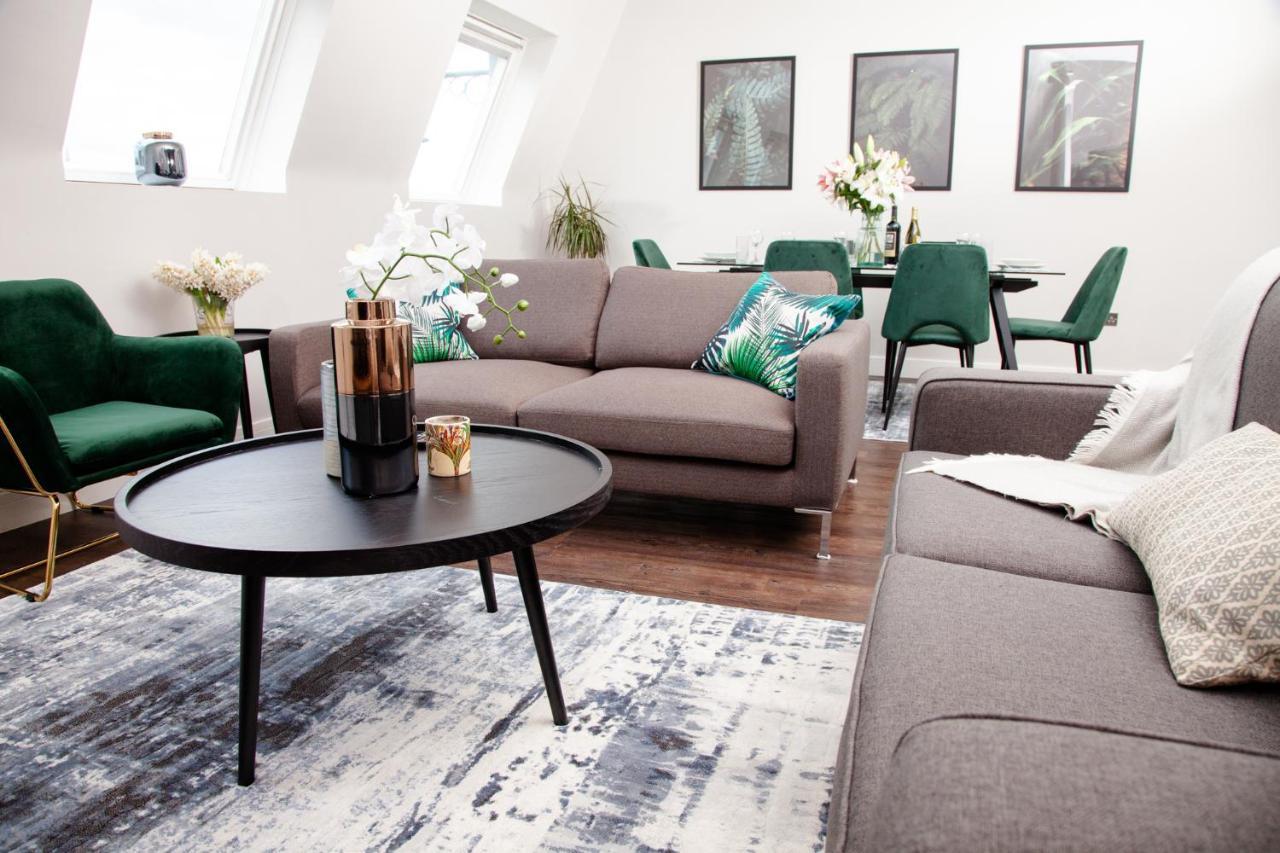 High Life Serviced Apartments - Old Town สวินดอน ภายนอก รูปภาพ