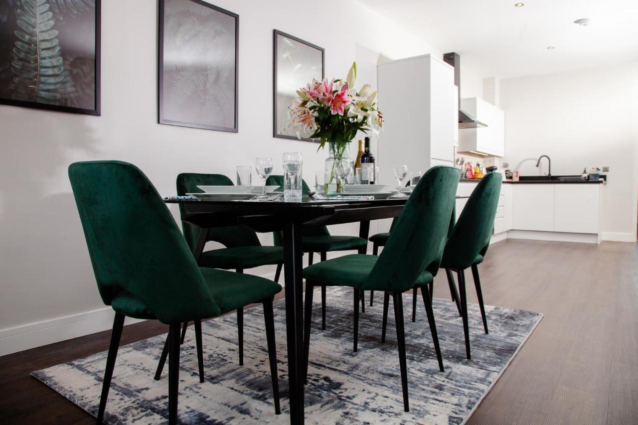 High Life Serviced Apartments - Old Town สวินดอน ภายนอก รูปภาพ