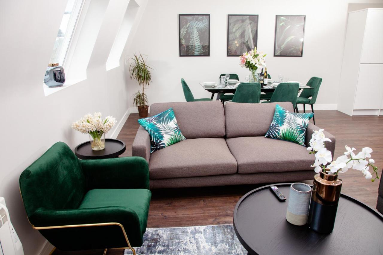 High Life Serviced Apartments - Old Town สวินดอน ภายนอก รูปภาพ