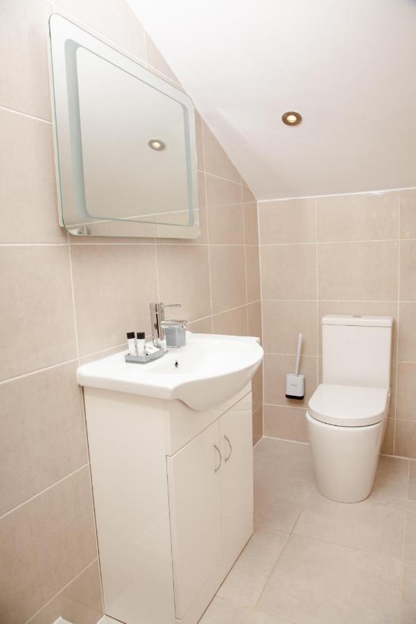 High Life Serviced Apartments - Old Town สวินดอน ภายนอก รูปภาพ